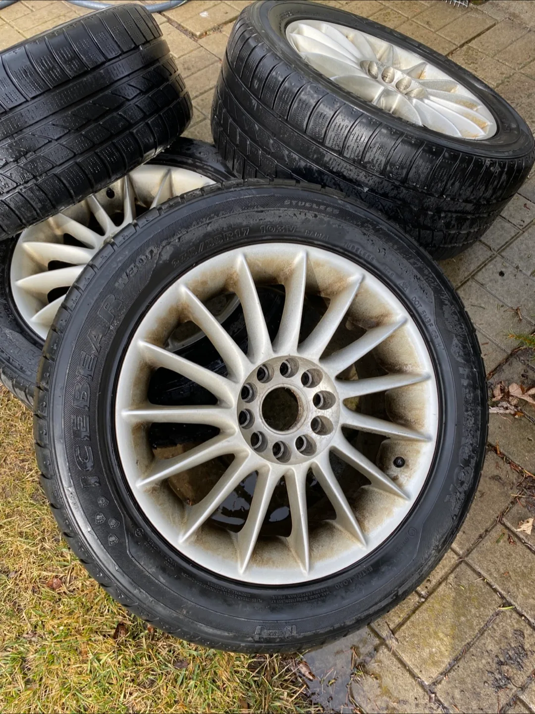 DUEL HOLES 17” ALUMINUM RIMS thumbnail