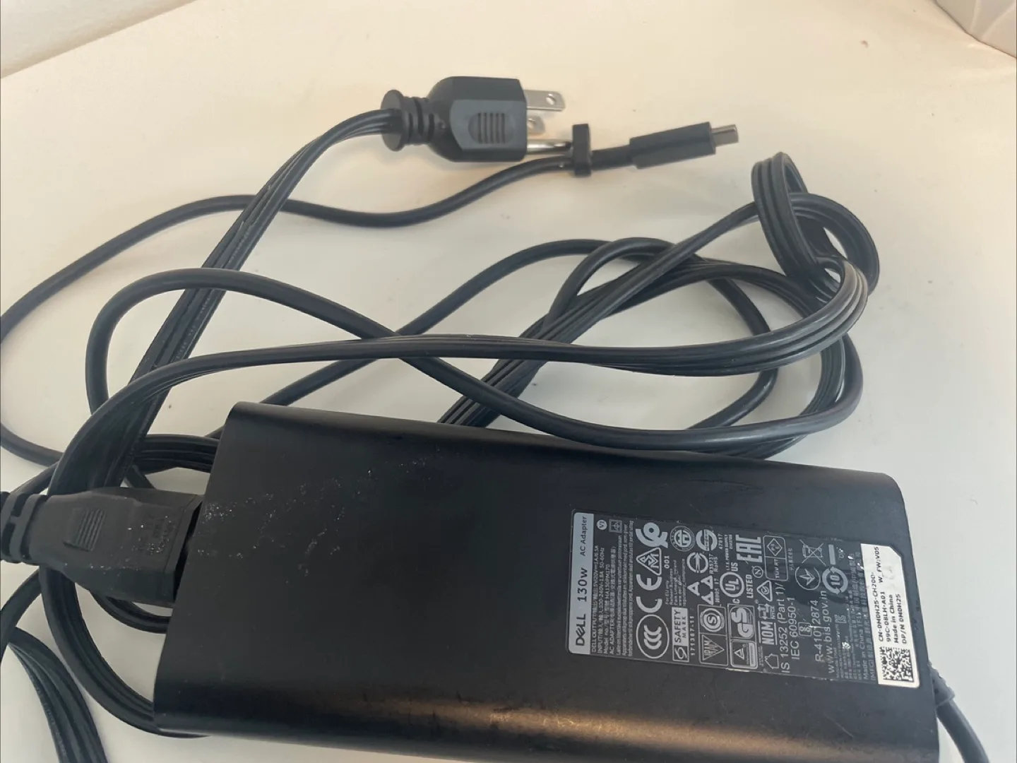 Dell 130W AC Adapter thumbnail
