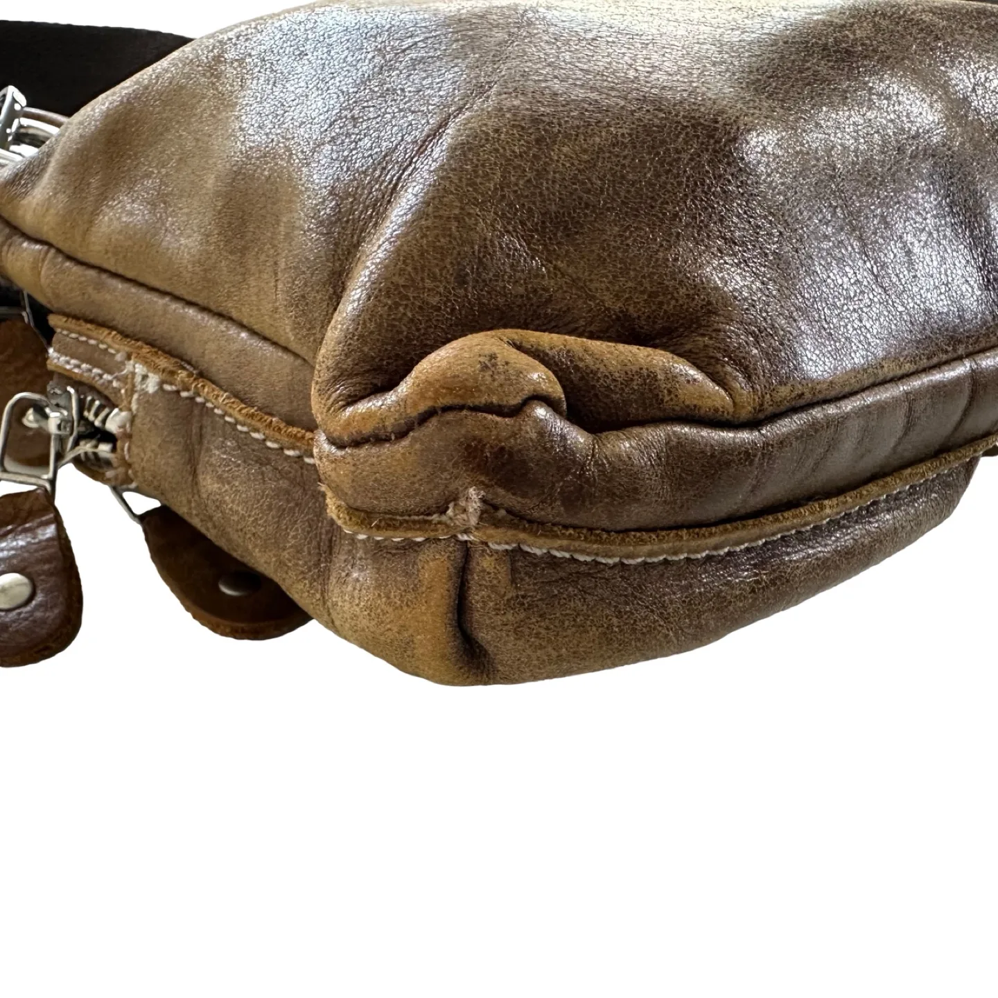 Roots Genuine Leather Brown Crossbody Bag image indicator(9)