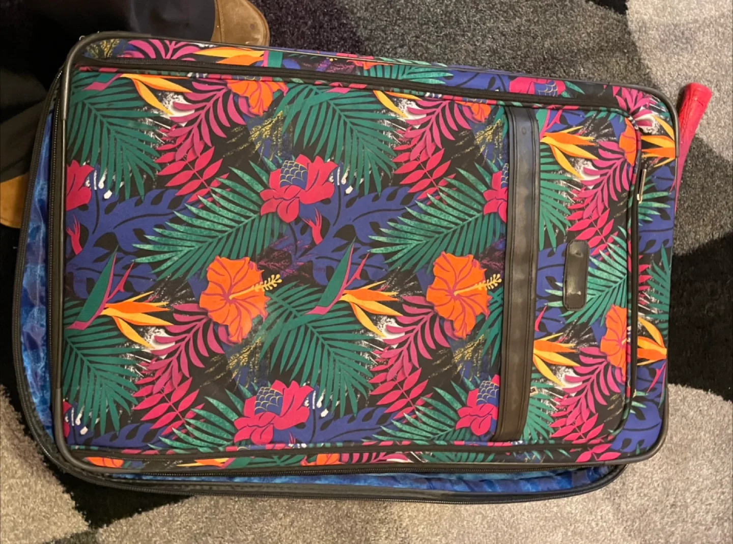 Ricardo Beverly Hills Rolling Suitcase image indicator(2)