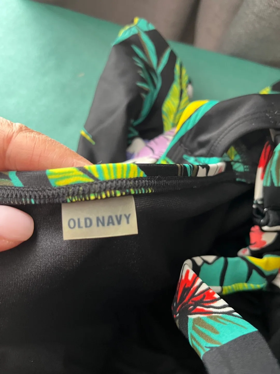 Old Navy 2X Plus Floral Tankini Top image indicator(3)