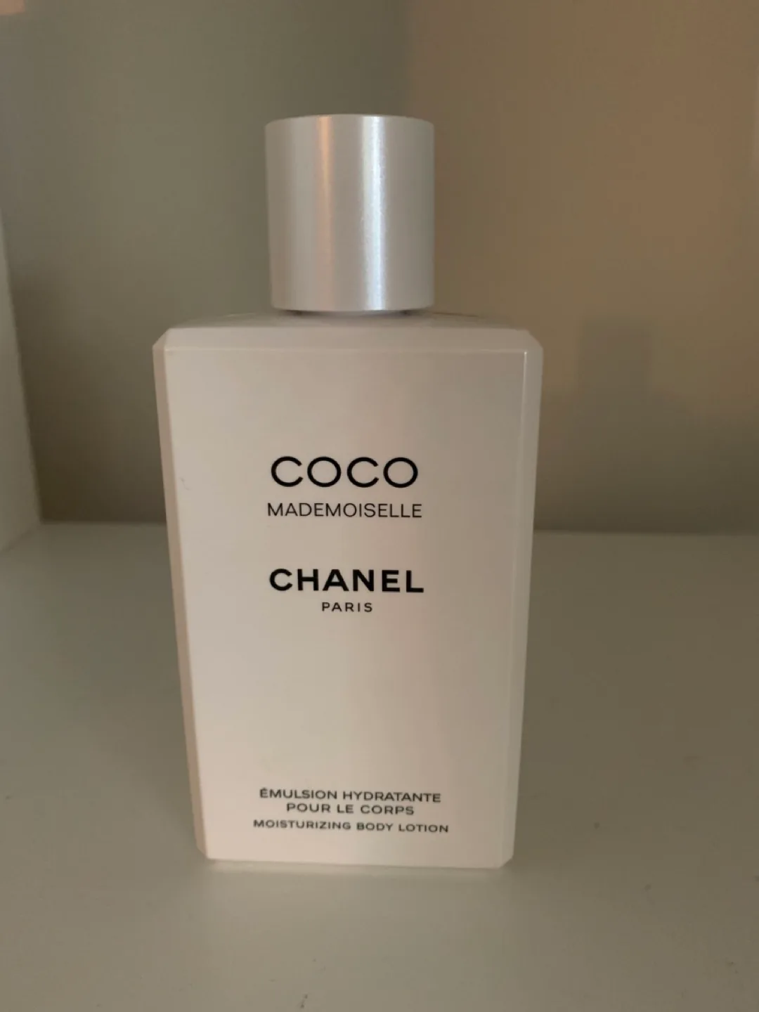 Chanel Coco Mademoiselle Moisturizing Body Lotion thumbnail
