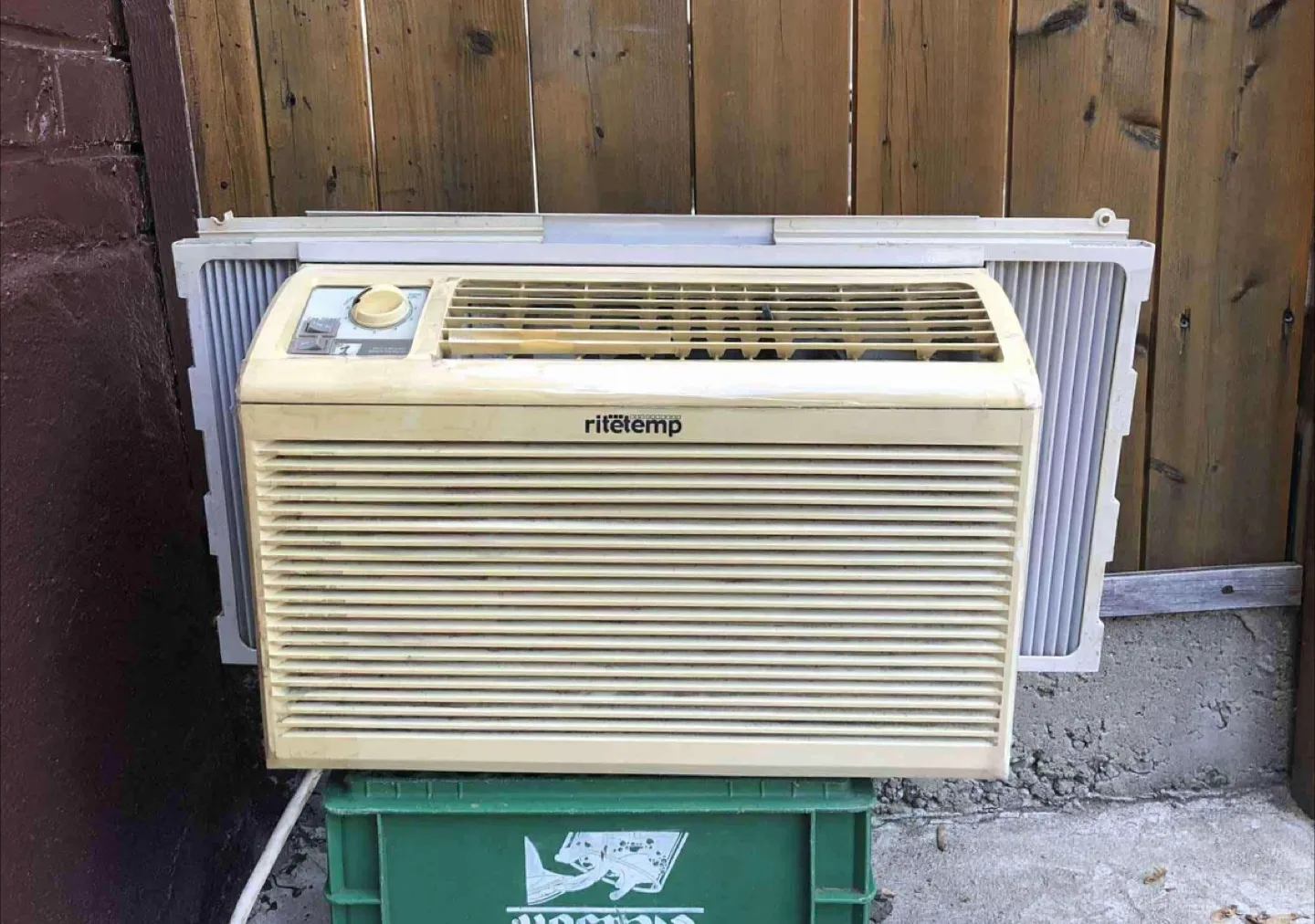 Window Air Conditioner 5050 BTU 🇨🇦 thumbnail