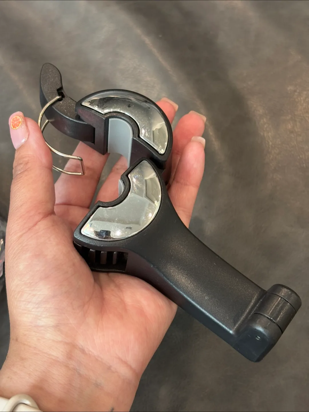 Car Seat Headrest Hooks - Black image indicator(2)