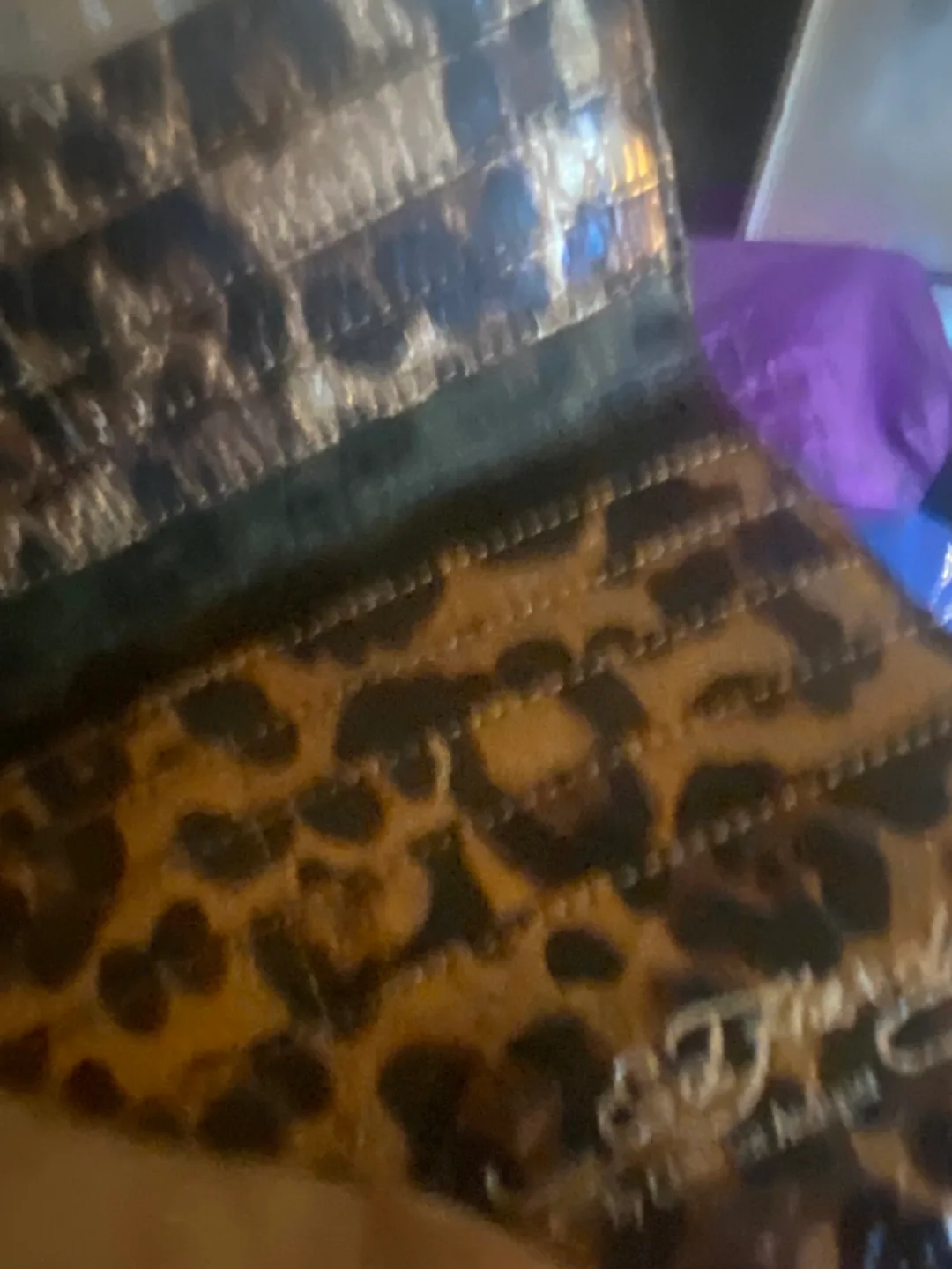 Ed Hardy Leopard Heart Wallet image indicator(4)