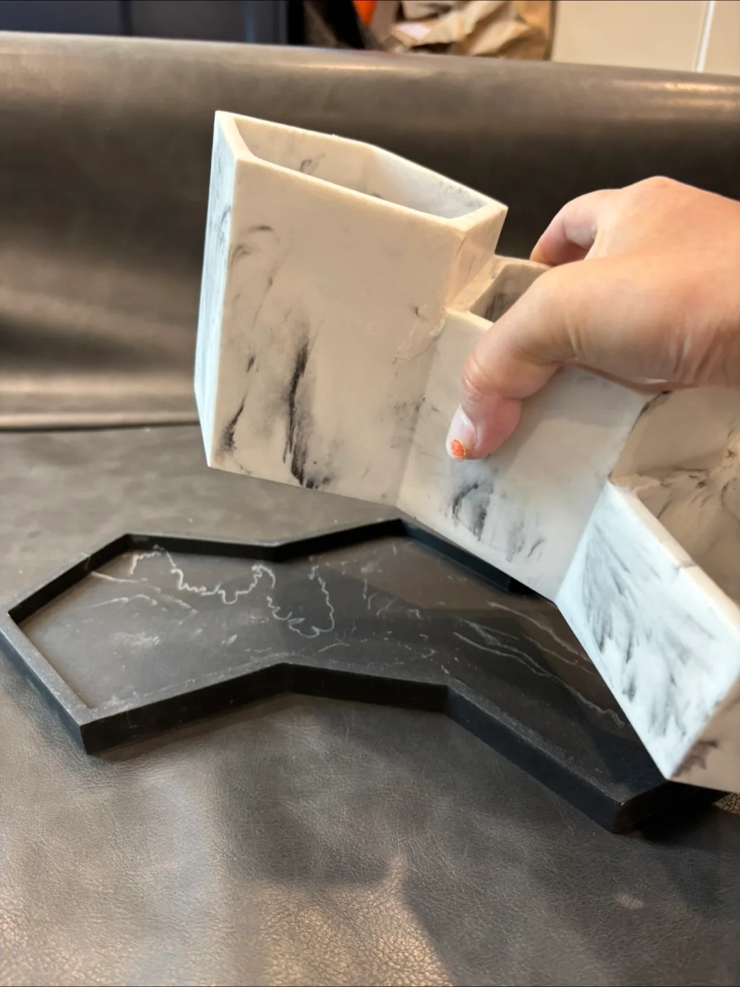 Marble Patterned Planter with Tray image indicator(3)