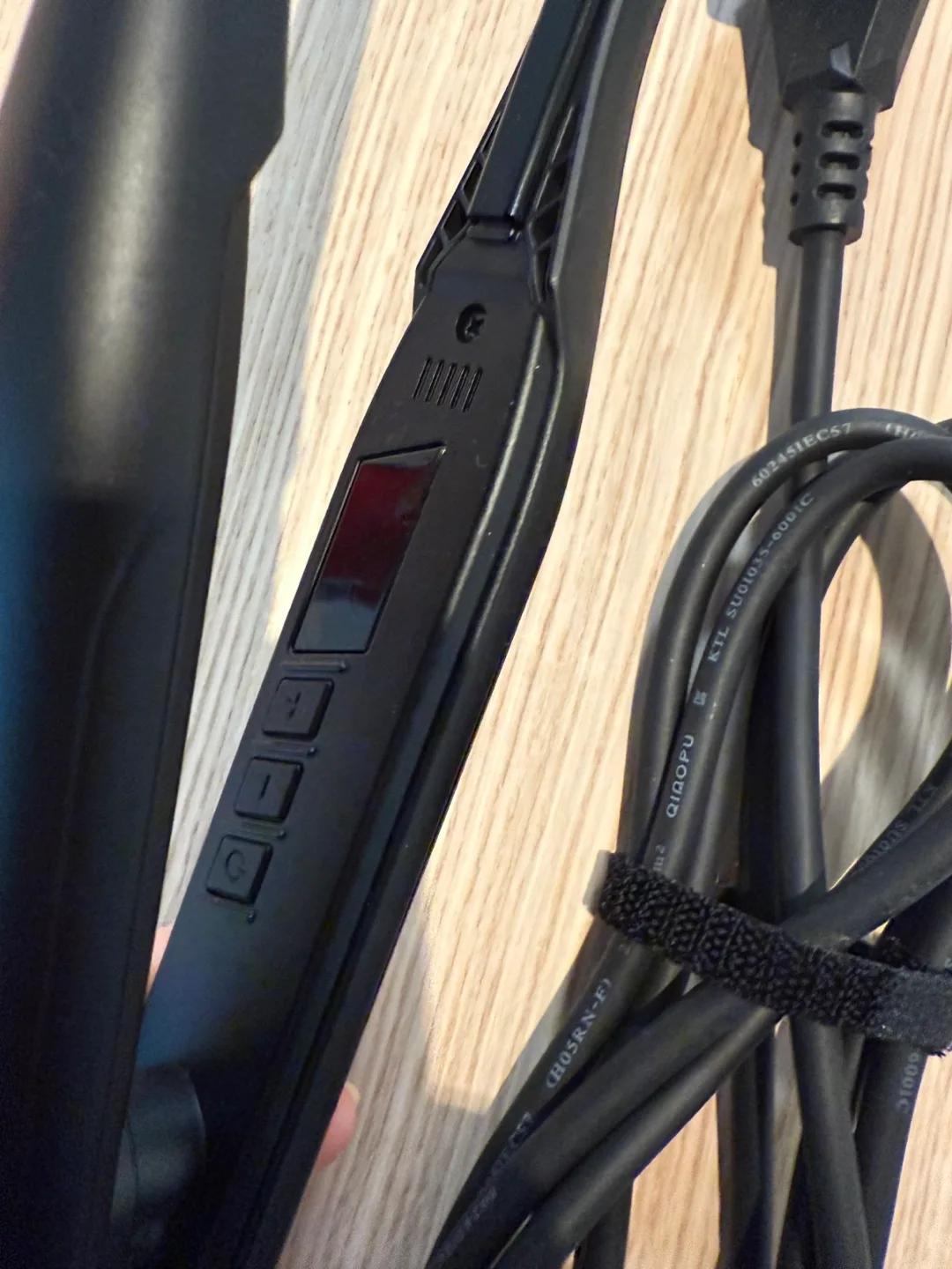 Black Hair Straightener thumbnail
