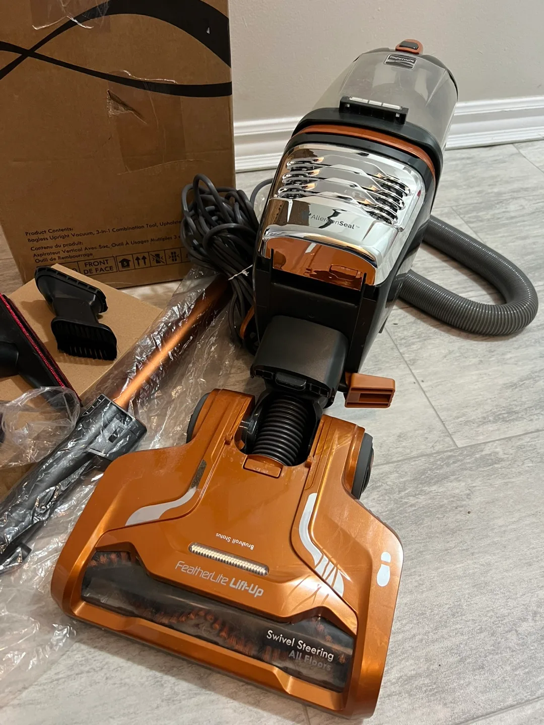 LIKE NEW Kenmore Lightweight Bagless Upright Vacuum image indicator(6)