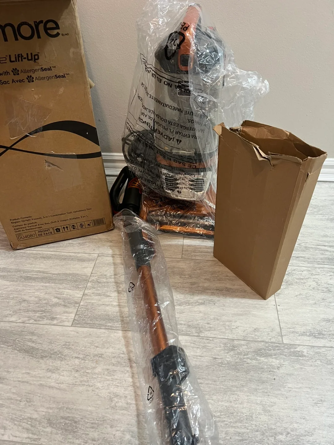 LIKE NEW Kenmore Lightweight Bagless Upright Vacuum image indicator(8)