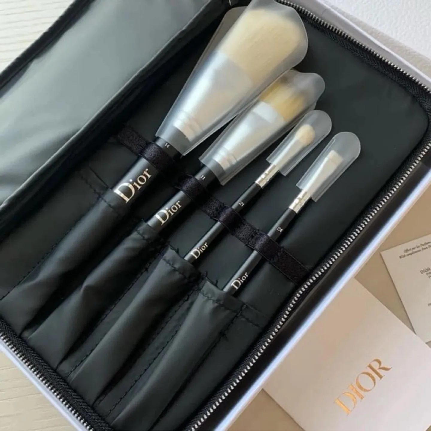Dior Beauty Backstage Makeup Brushes and Cosmetic Bag Gift Set image indicator(4)