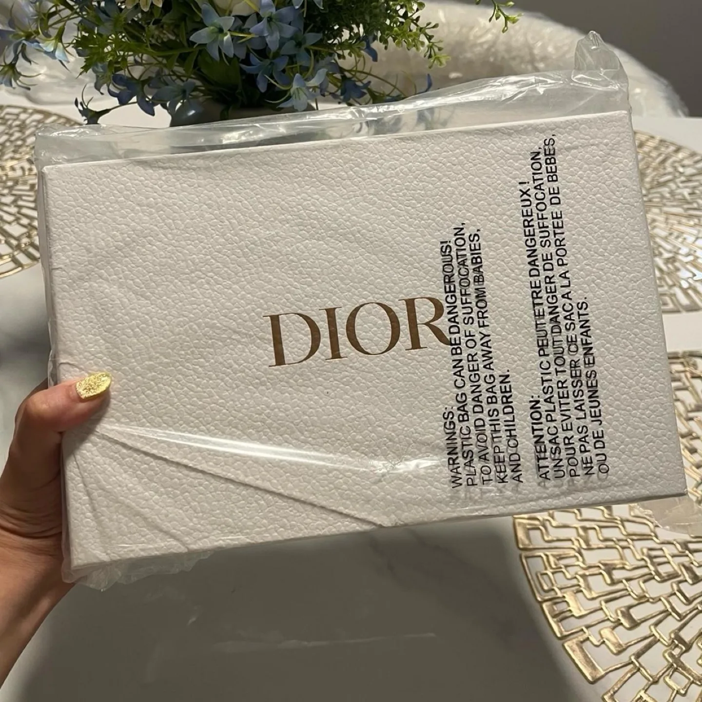 Dior Beauty Backstage Makeup Brushes and Cosmetic Bag Gift Set image indicator(6)