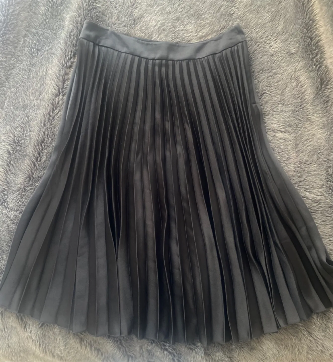 H&M Black Pleated Skirt - Size 12 thumbnail