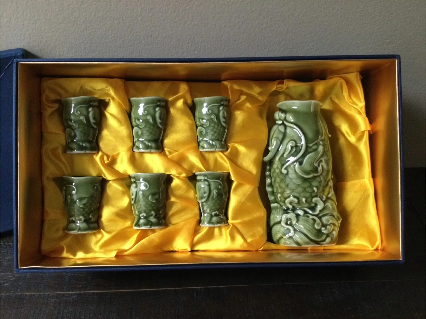 Asian pottery liquor set new in box image indicator(2)