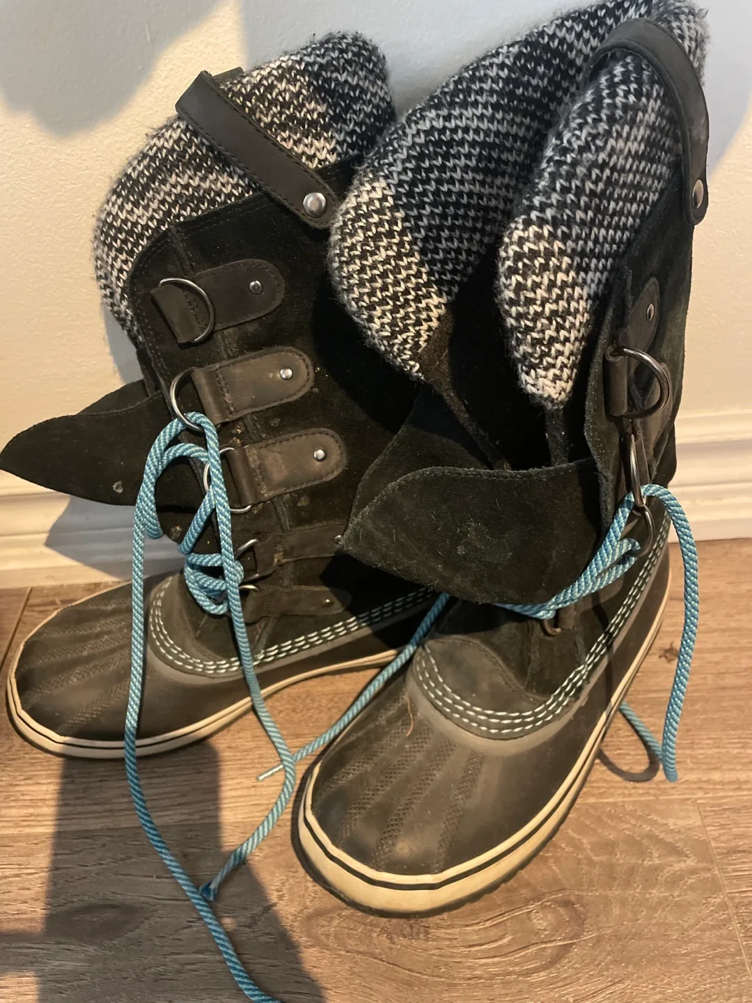 Sorel Women's Winter Boots - Size 8 thumbnail