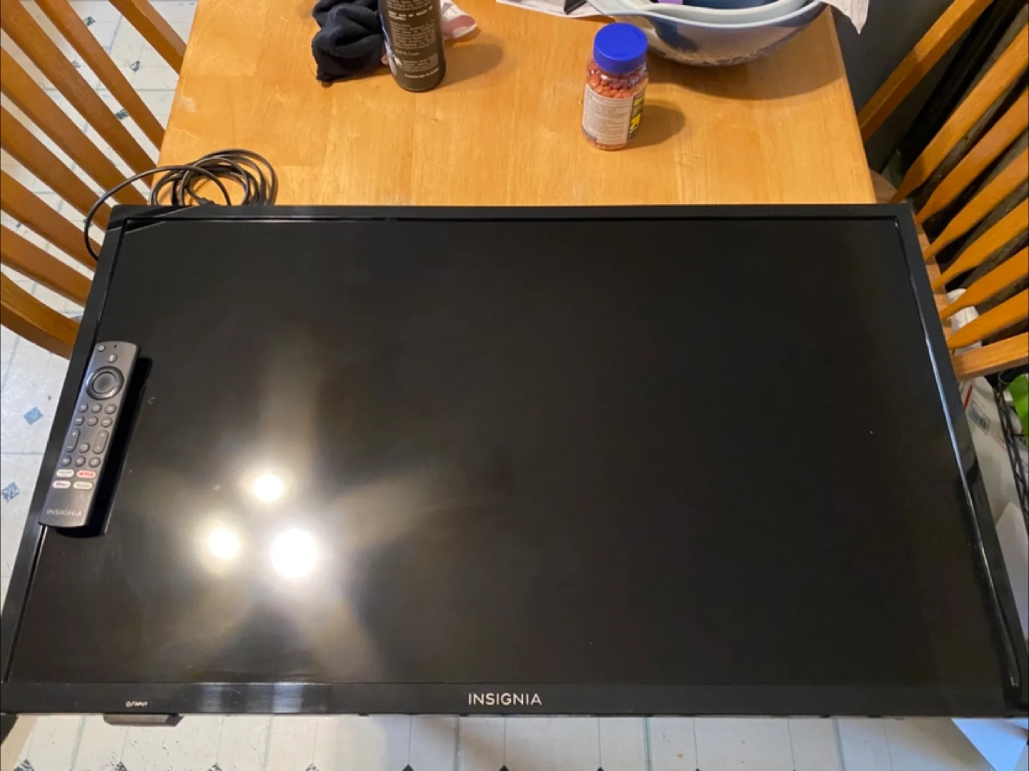 Insignia 32" Smart HD Fire TV thumbnail