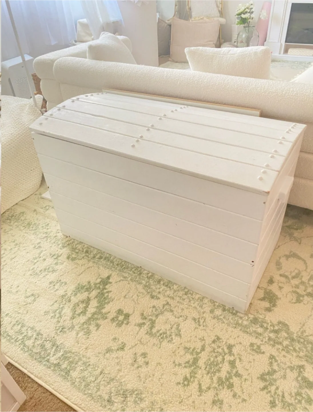 White Wooden Storage Chest thumbnail