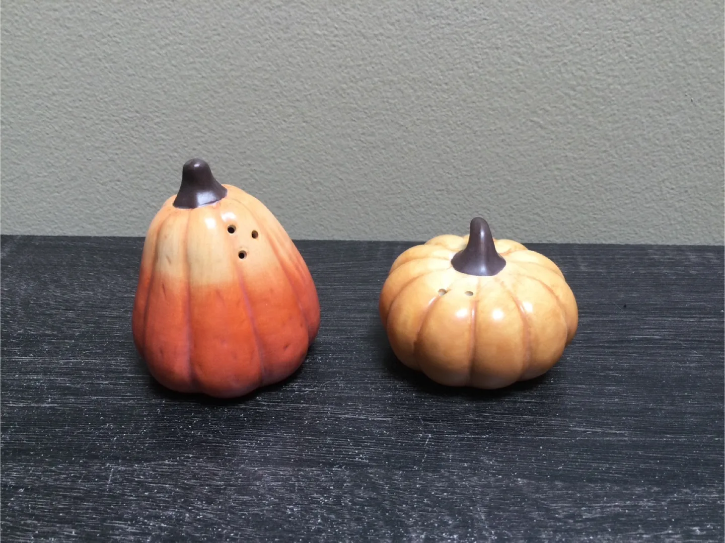 $15all~Hallmark Leaf Shaped Dishes & Salt/Pepper Shakers image indicator(3)