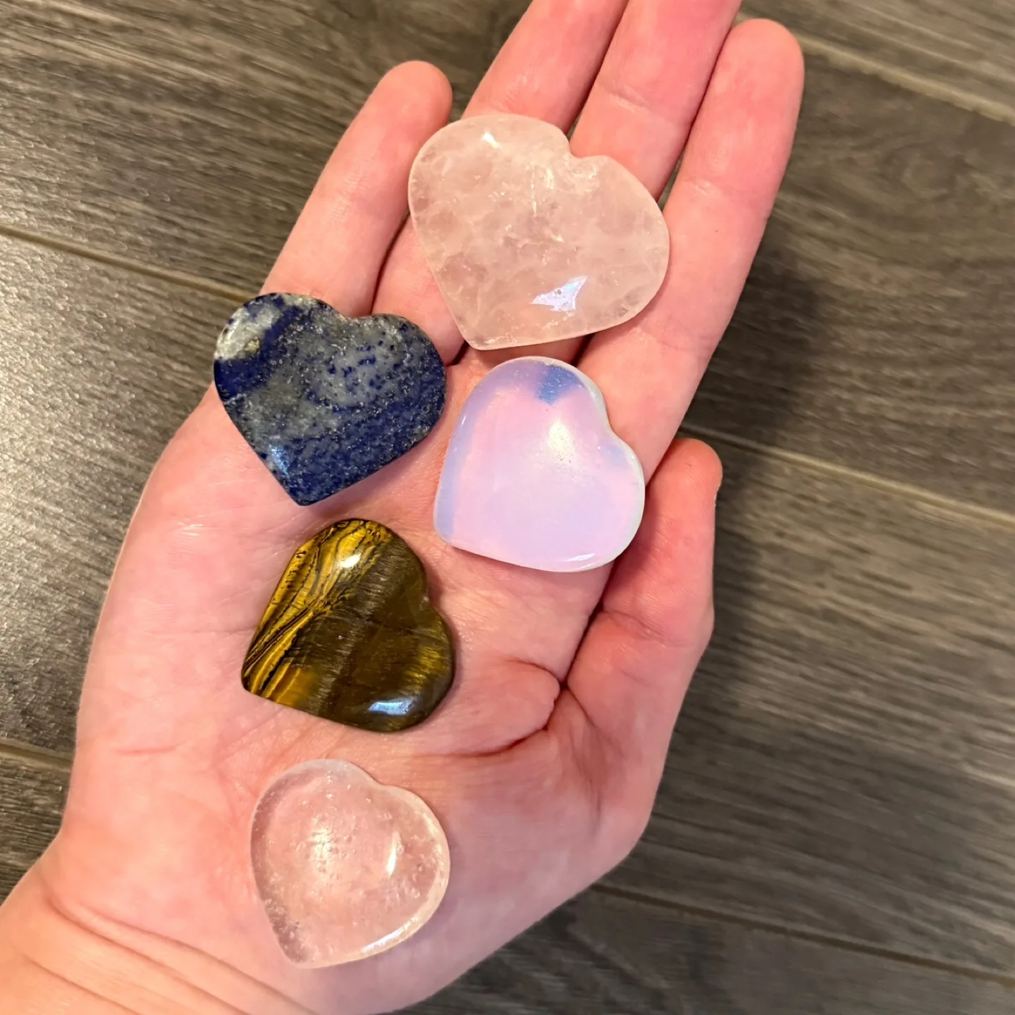 5 Assorted Crystal Heart Stones thumbnail