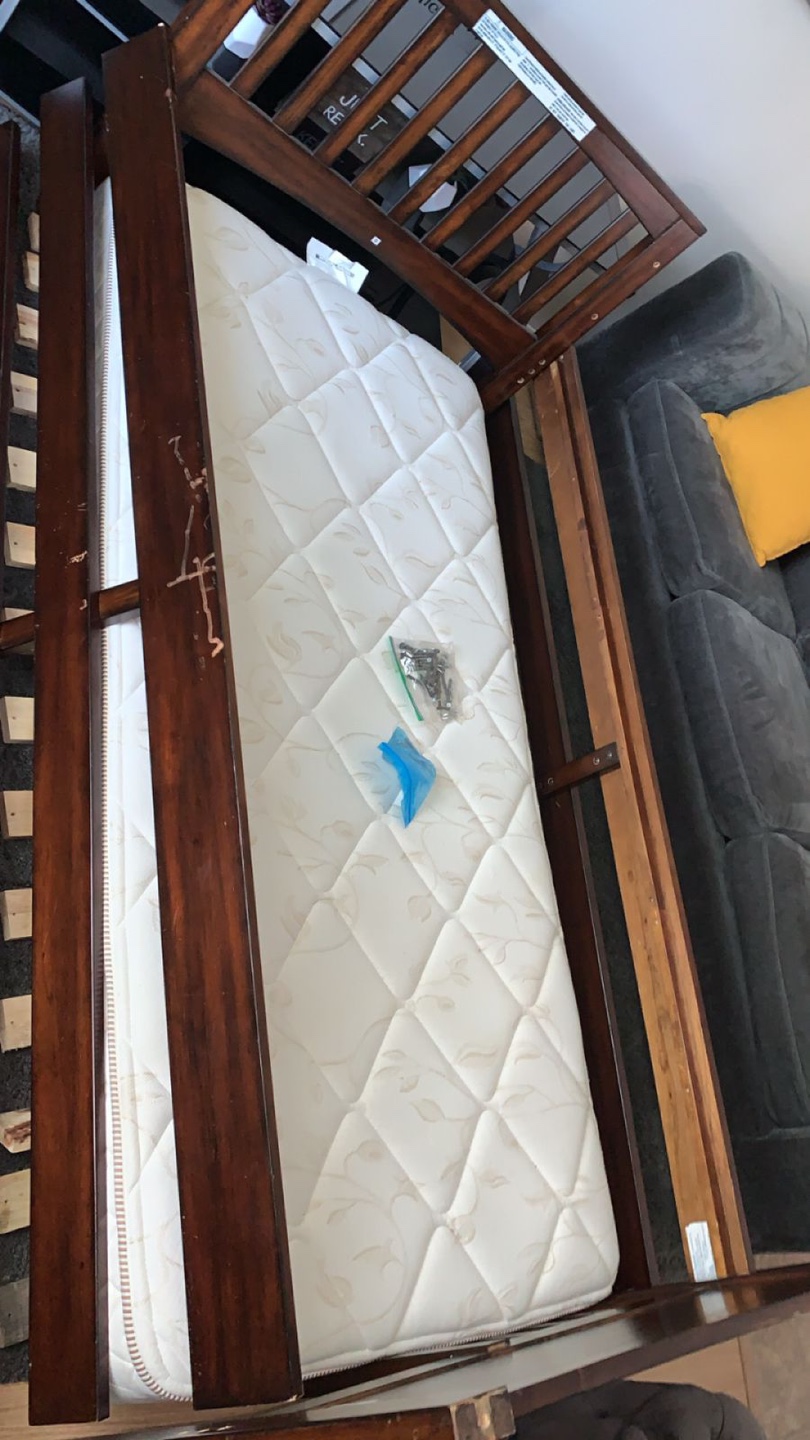 Single bed and mattress - photo 4
