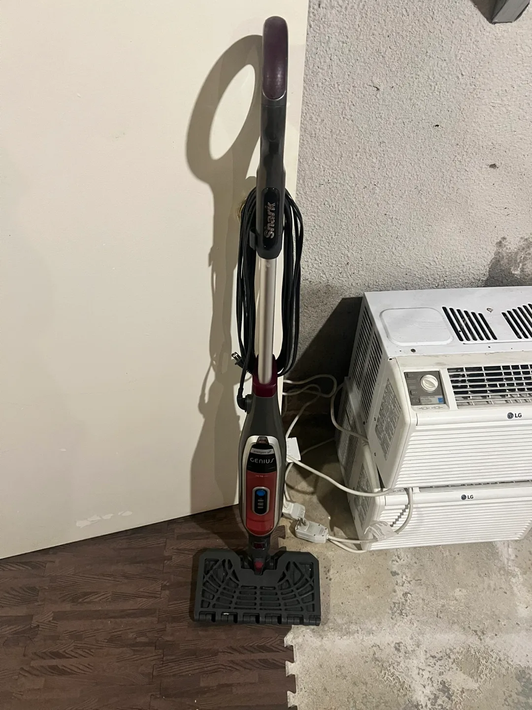 Shark Genius Steam Mop thumbnail