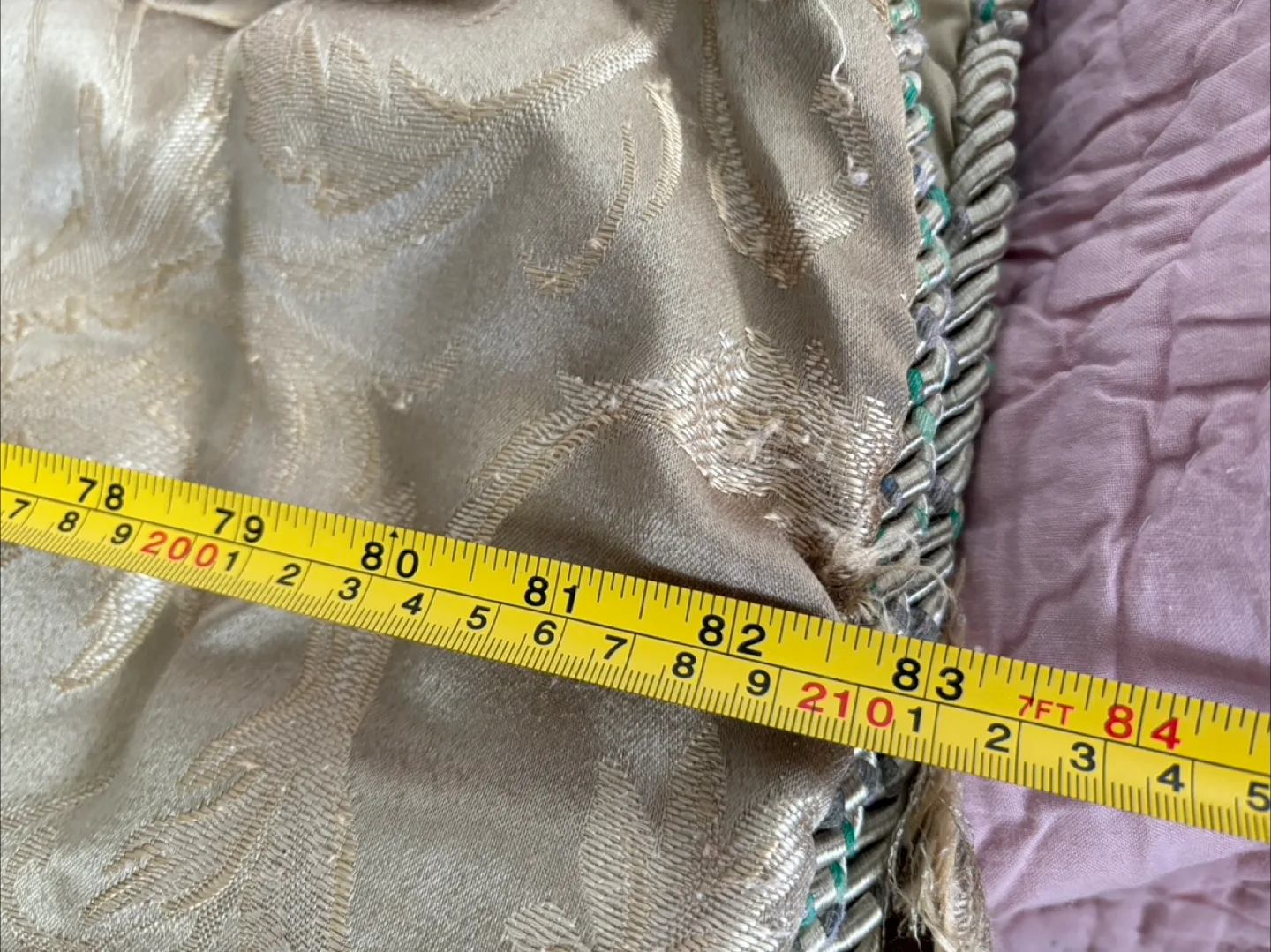 🇨🇦Decorative bed cover - Beige/Gold image indicator(4)