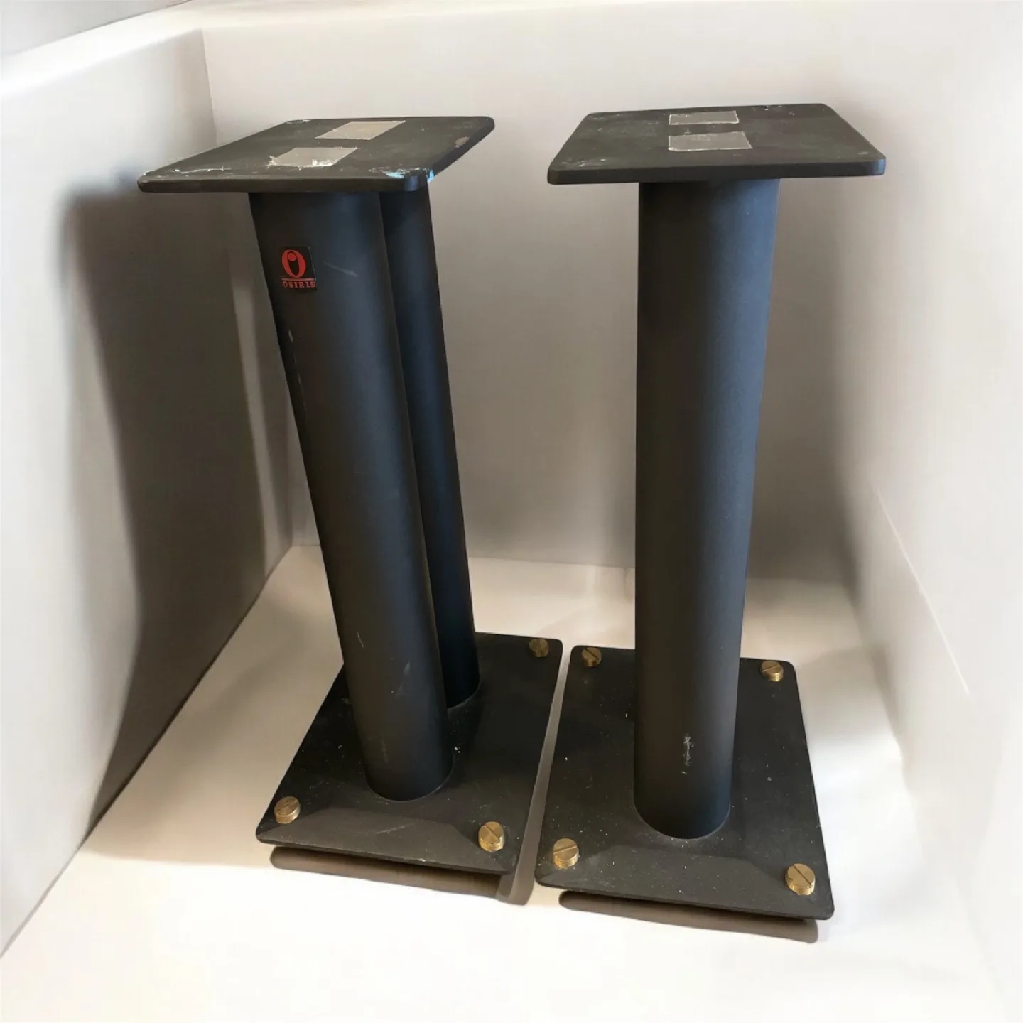 🇨🇦🍁 Pair of Osiris Speaker Stands - Black thumbnail