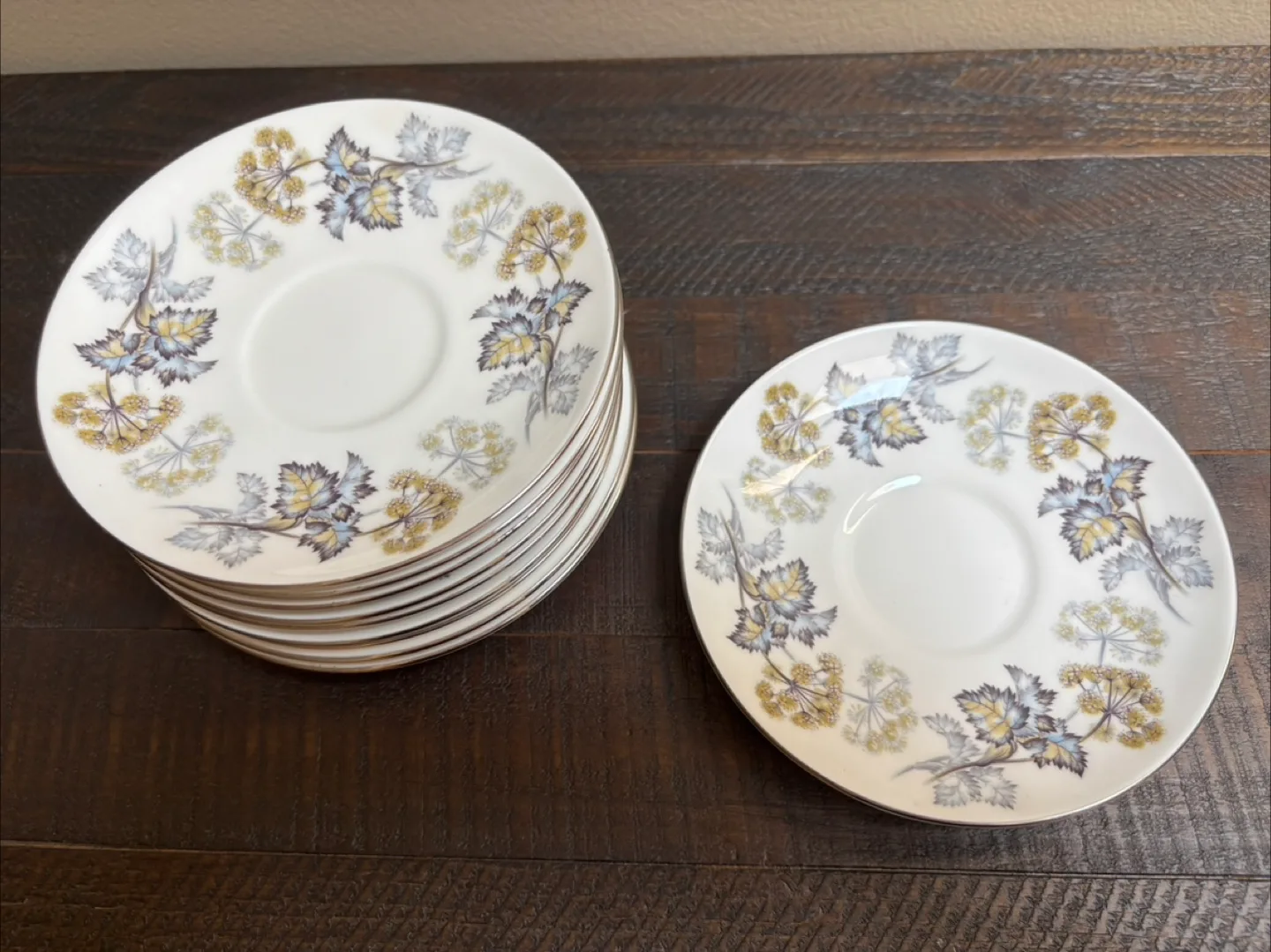 🇨🇦Coalport Royal Vale Saucers thumbnail