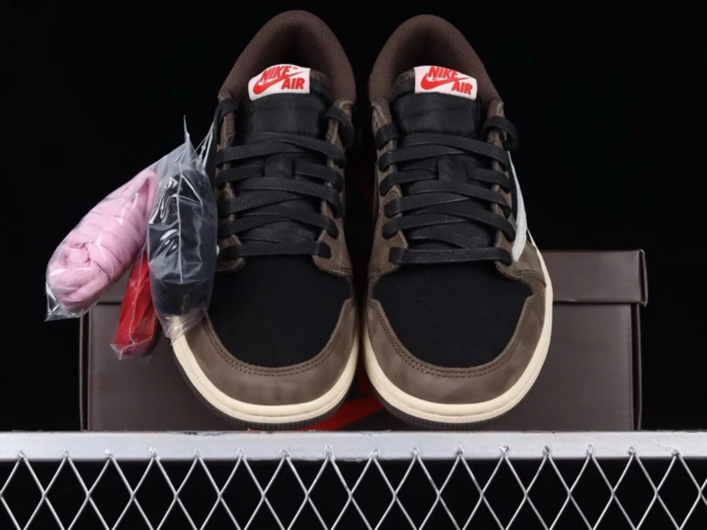 Nike Air Jordan 1 Low Travis Scott image indicator(4)