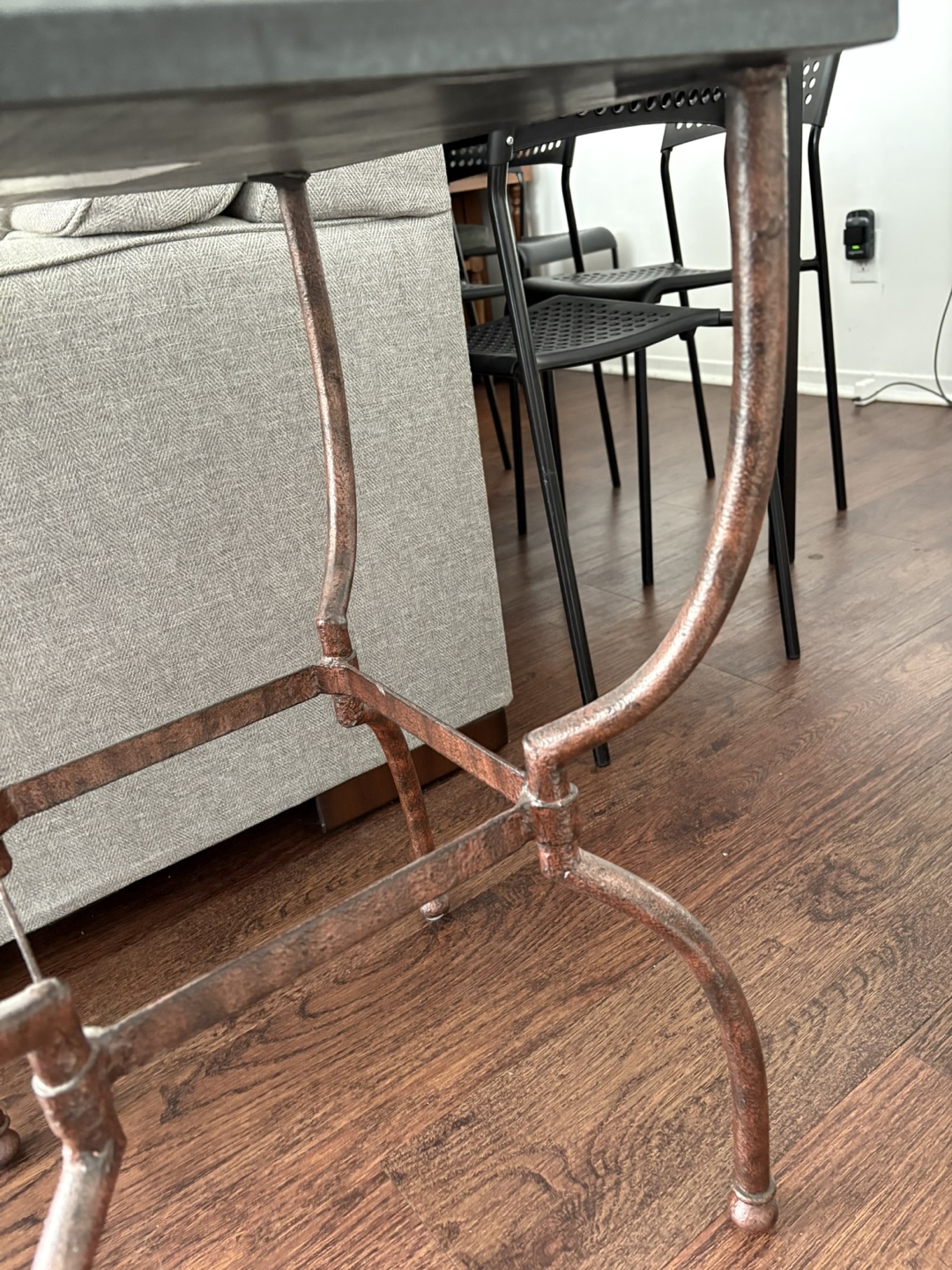 Chess Table with Metal Legs - photo 4