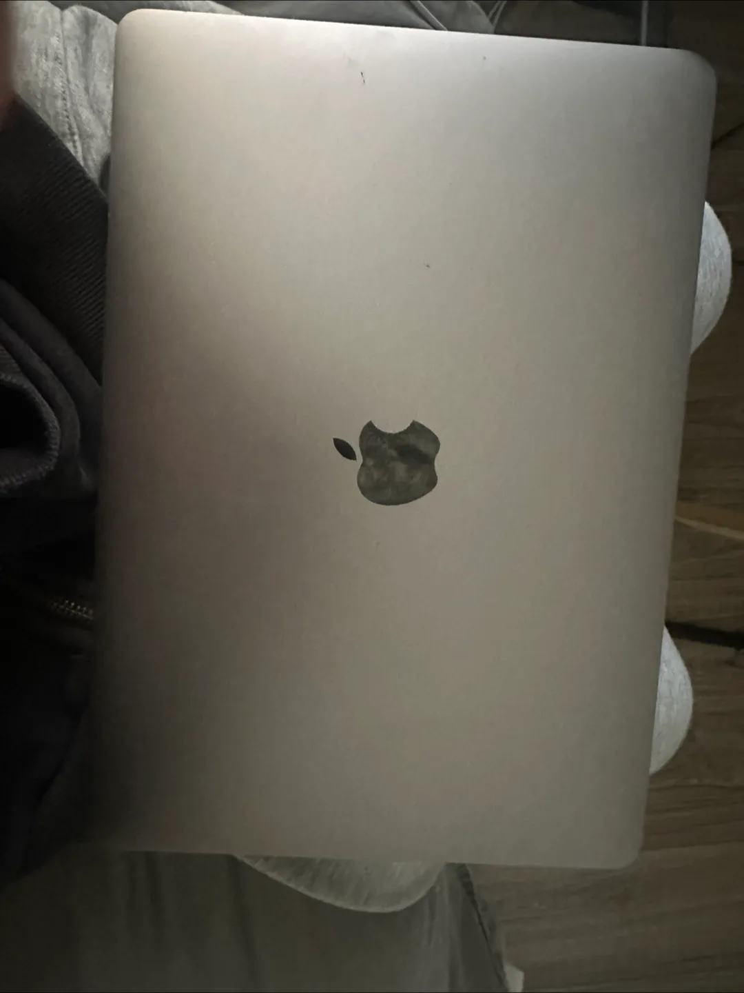 Broken MacBook Pro 2017 13” thumbnail