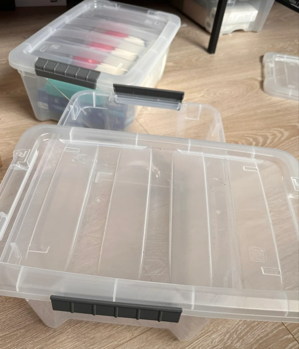 Clear Plastic Storage Bins with Lids set of 4/8 thumbnail
