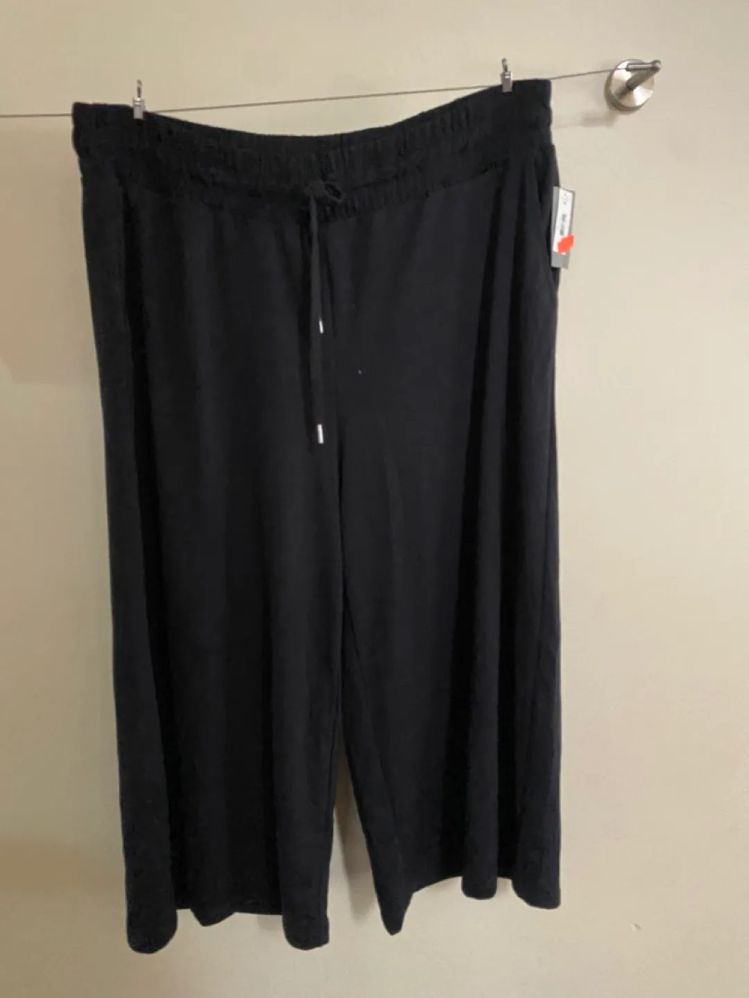 Black Wide Leg Cropped Pants thumbnail