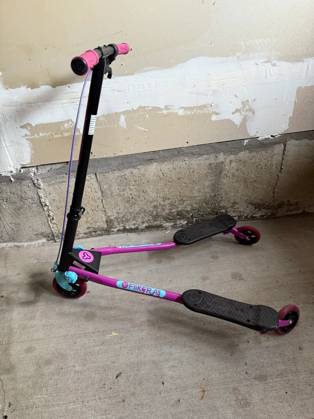 Yvolution Fliker A3 Scooter - Purple thumbnail
