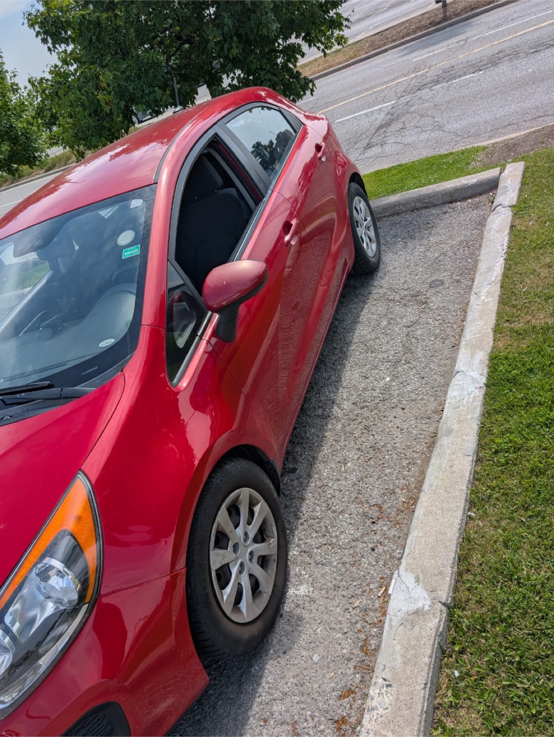 Red Kia Rio - photo 4