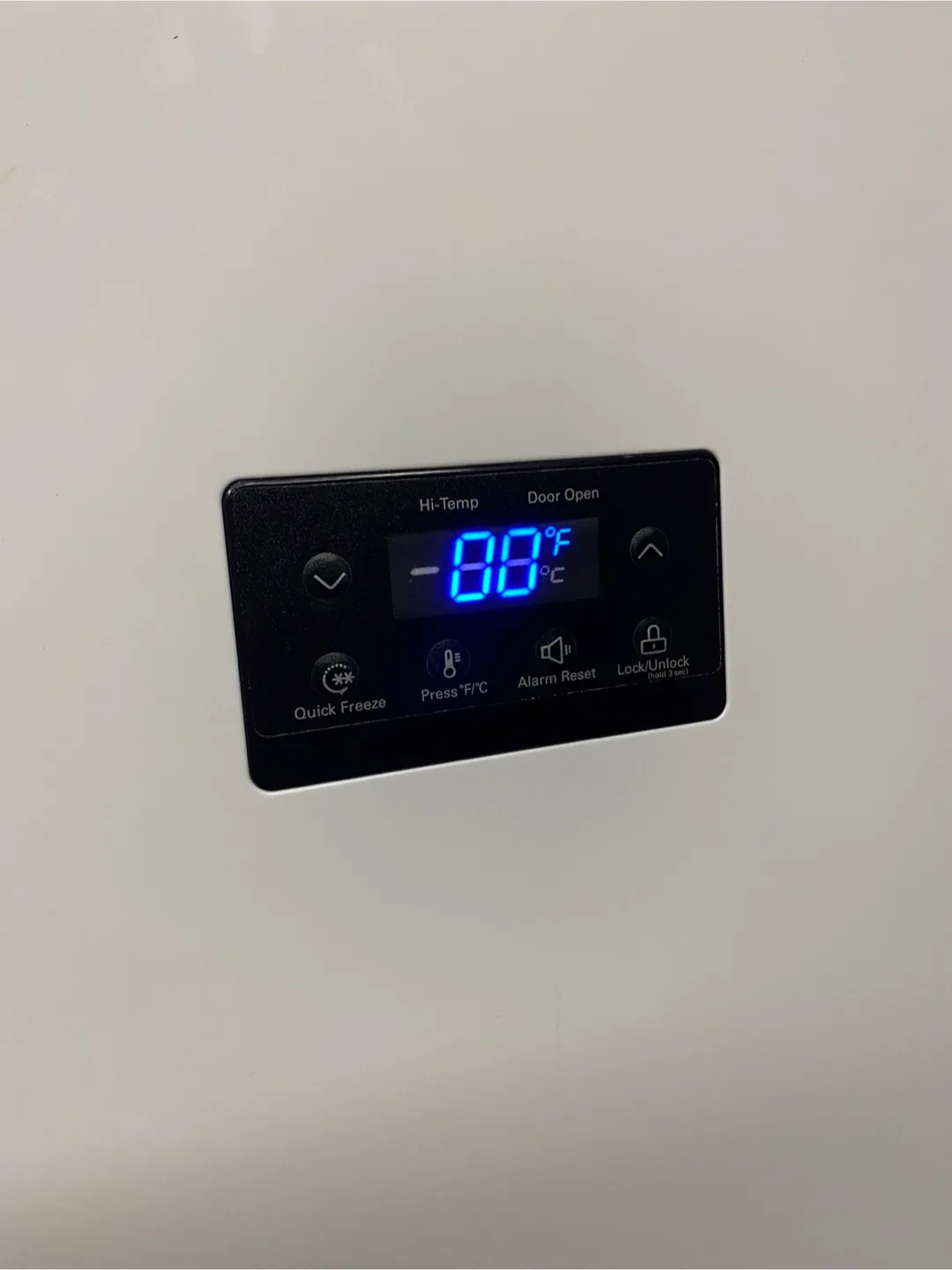 Midea White Upright Freezer image indicator(3)