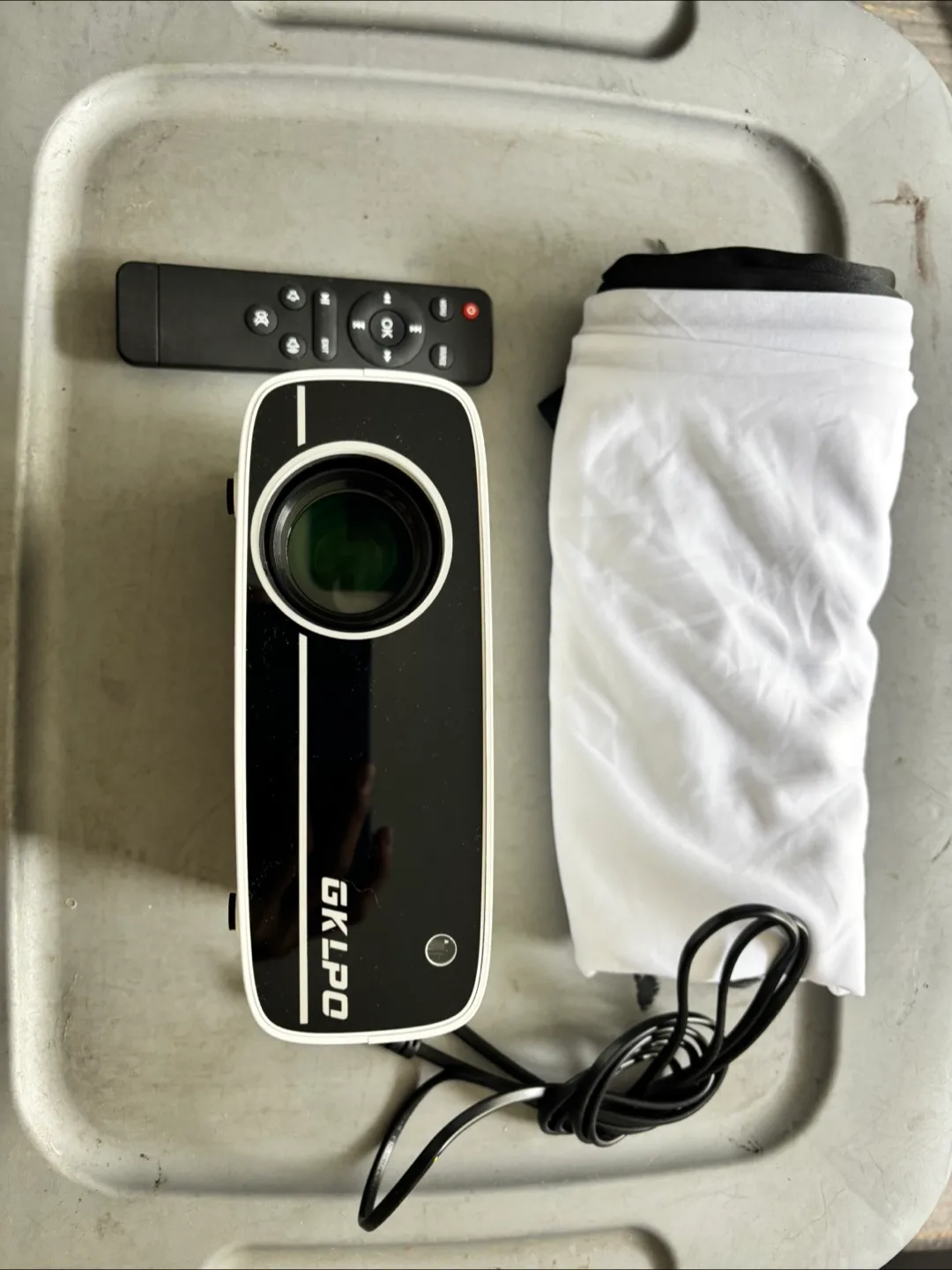 GKLPO 4K Projector w/ 5G WiFi & Bluetooth thumbnail