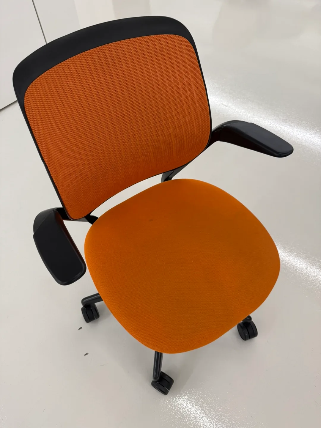Steelcase Cobi Chair - Multiple colors thumbnail
