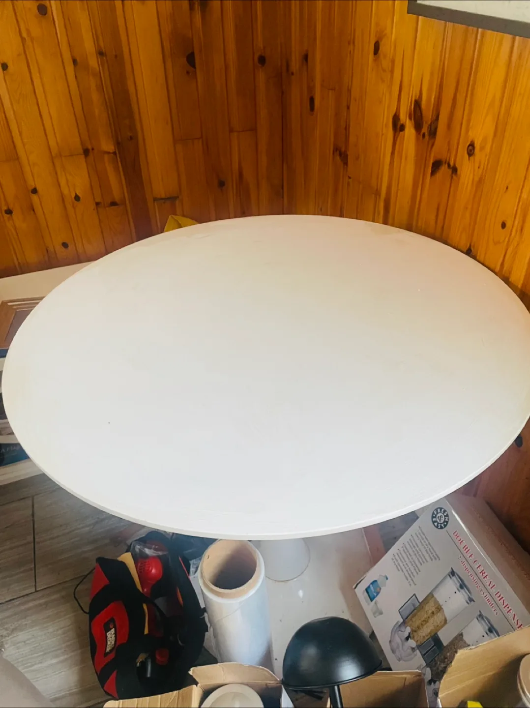 Round Tulip Table - White thumbnail