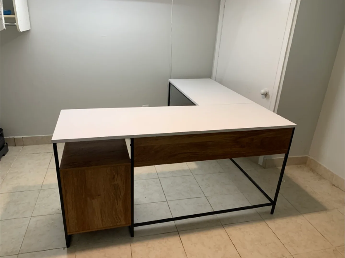MOVING OUT. L-Shaped Desk (from „the BRICK”) thumbnail