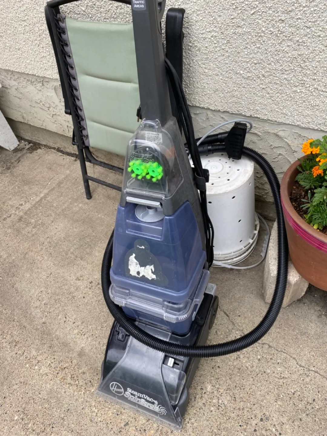 Hoover SteamVac SpinScrub Carpet Cleaner image indicator(3)