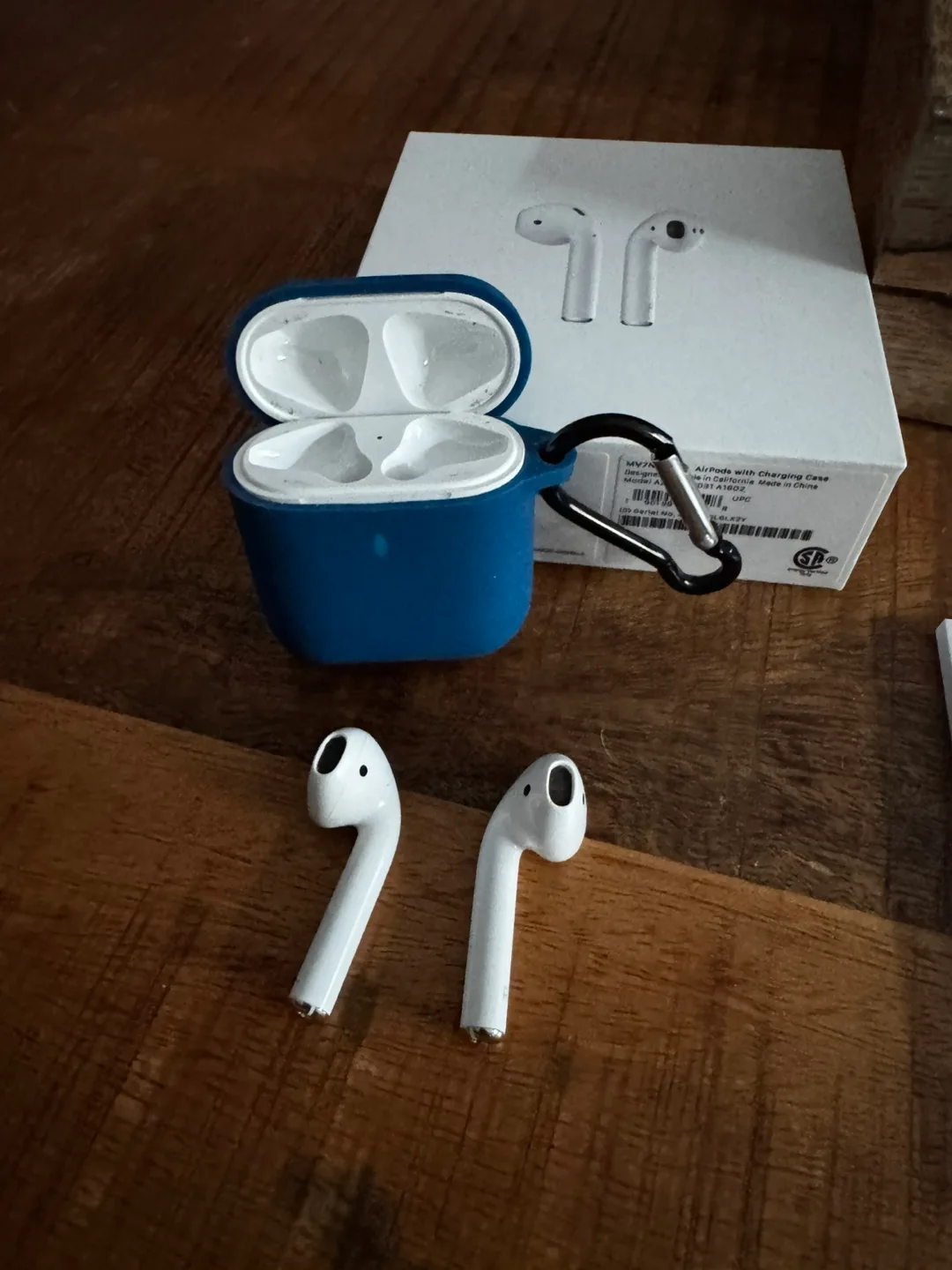 Apple AirPod 2 image indicator(3)