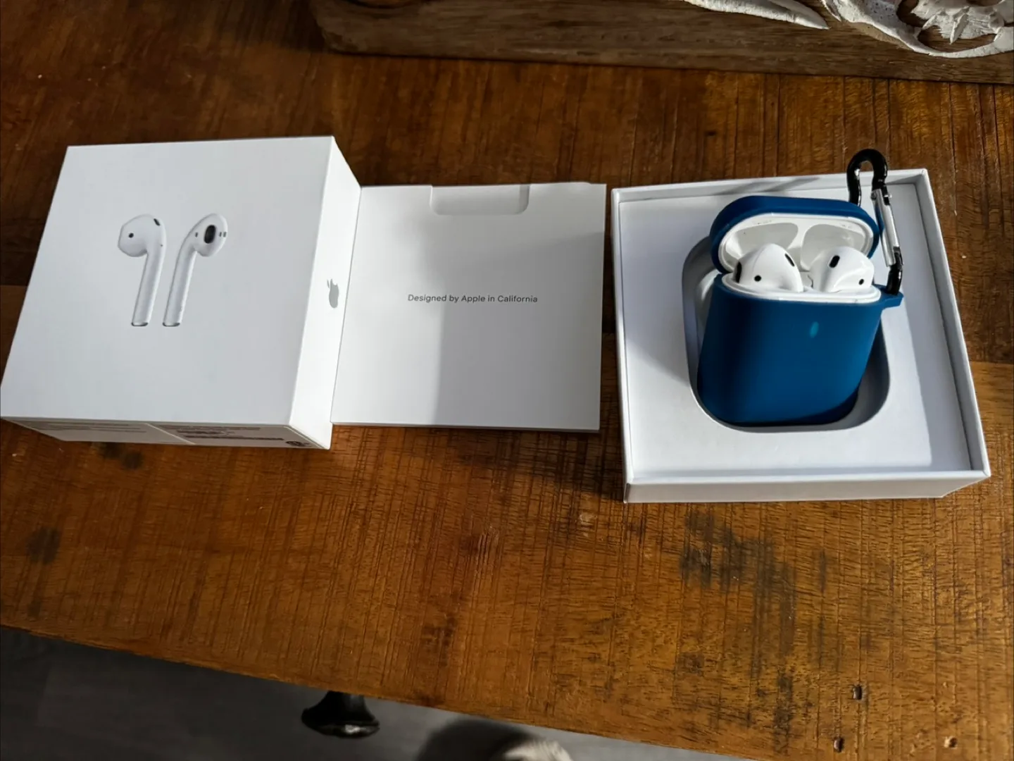 Apple AirPod 2 thumbnail