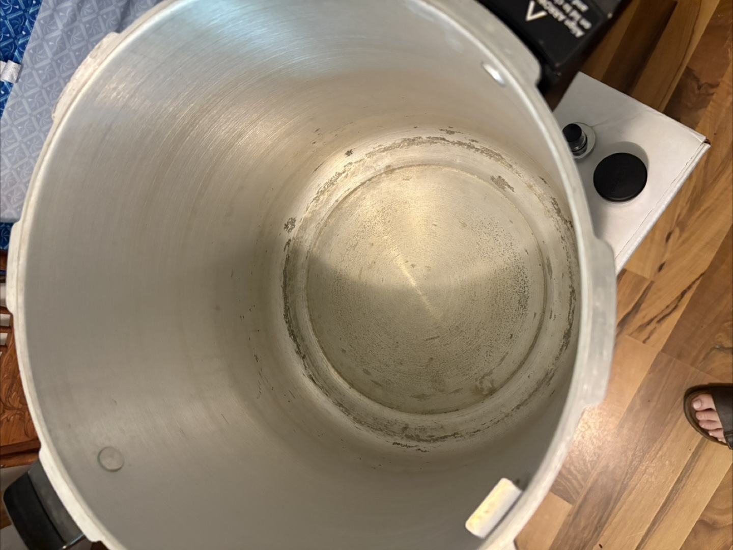 Pressure Canner - photo 2