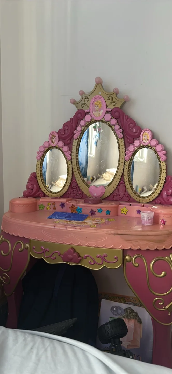Disney Princess Vanity Table thumbnail