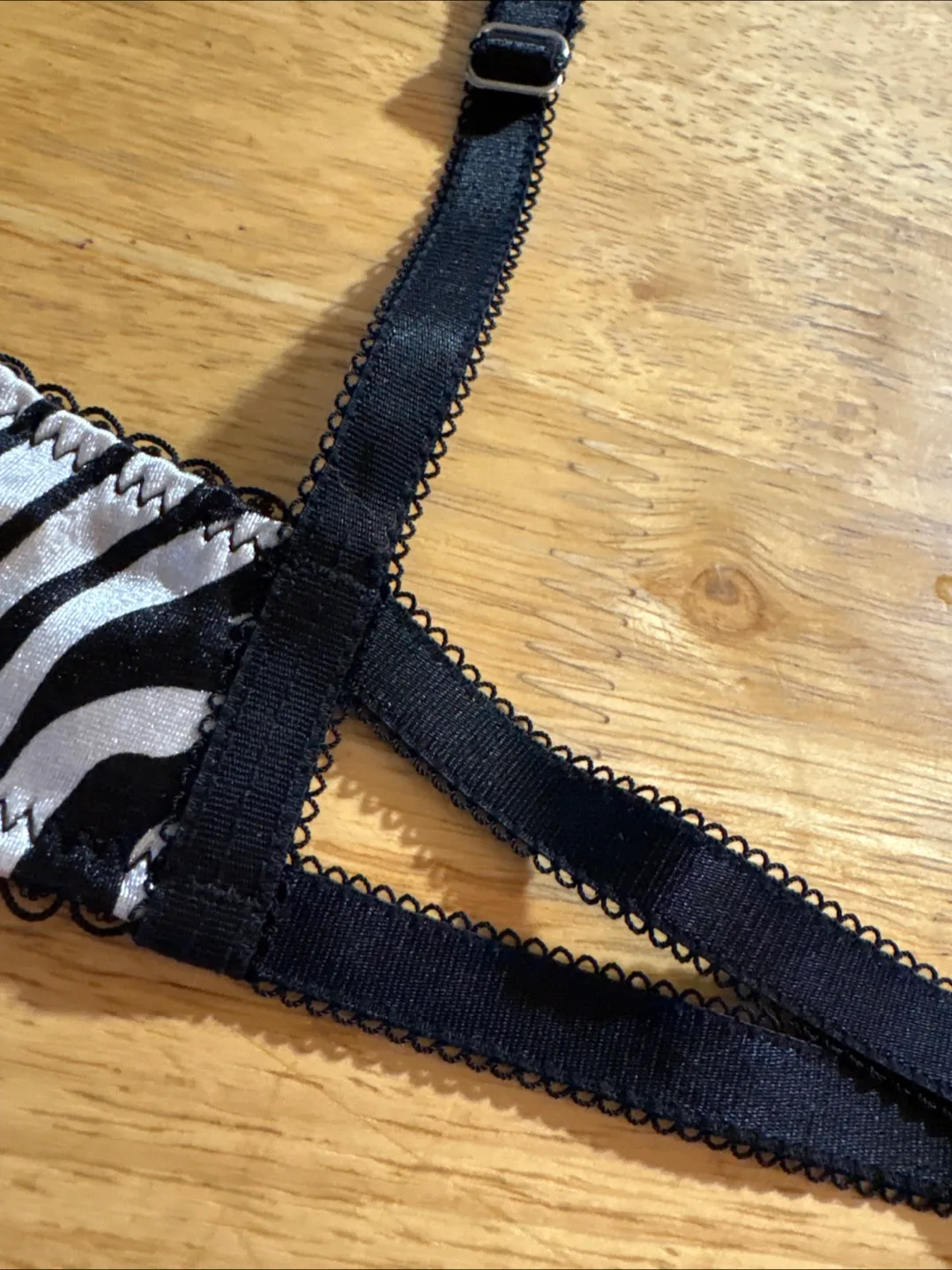 🇨🇦Zebra Print Bra 36C image indicator(4)