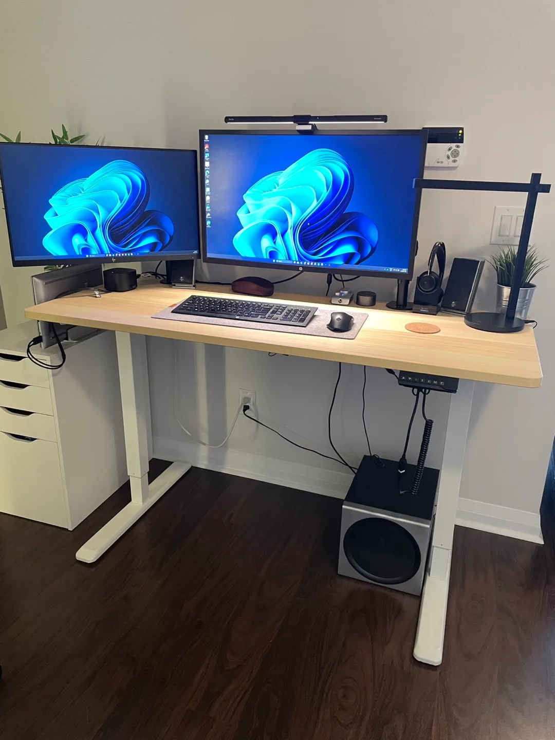 Electric Standing Desk thumbnail