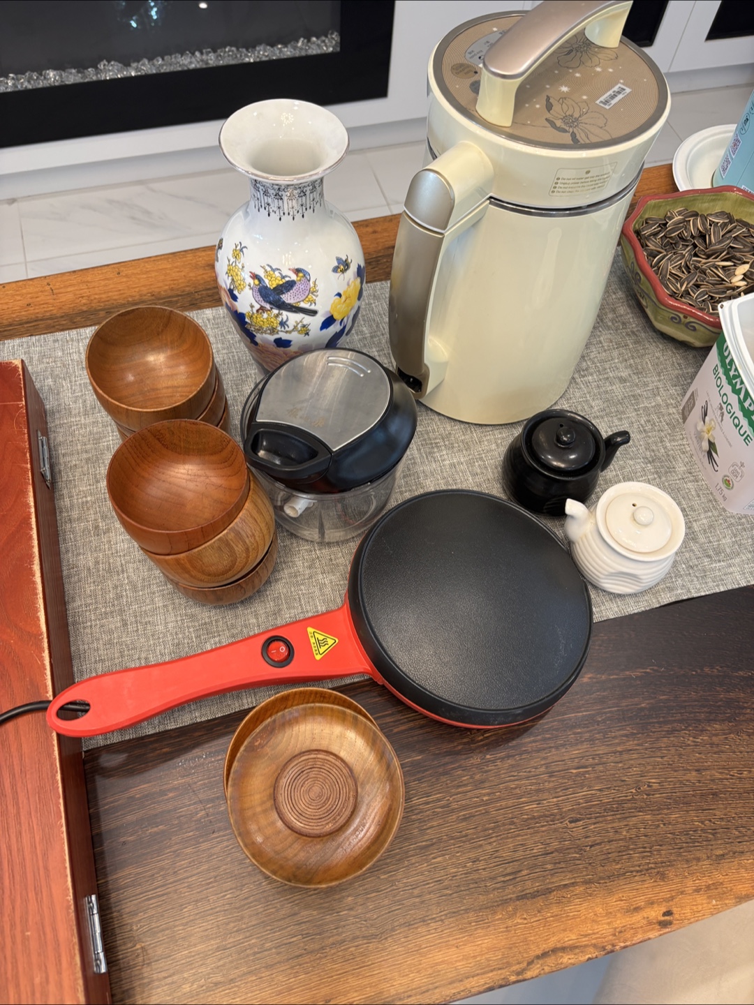 Assorted Kitchen Items