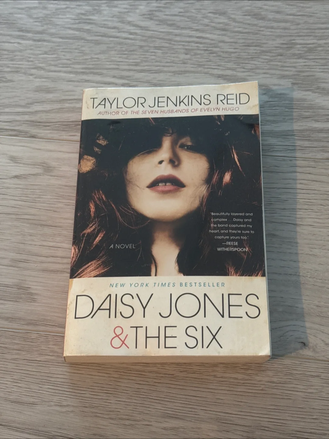 📚 Daisy Jones & The Six by Taylor Jenkins Reid thumbnail