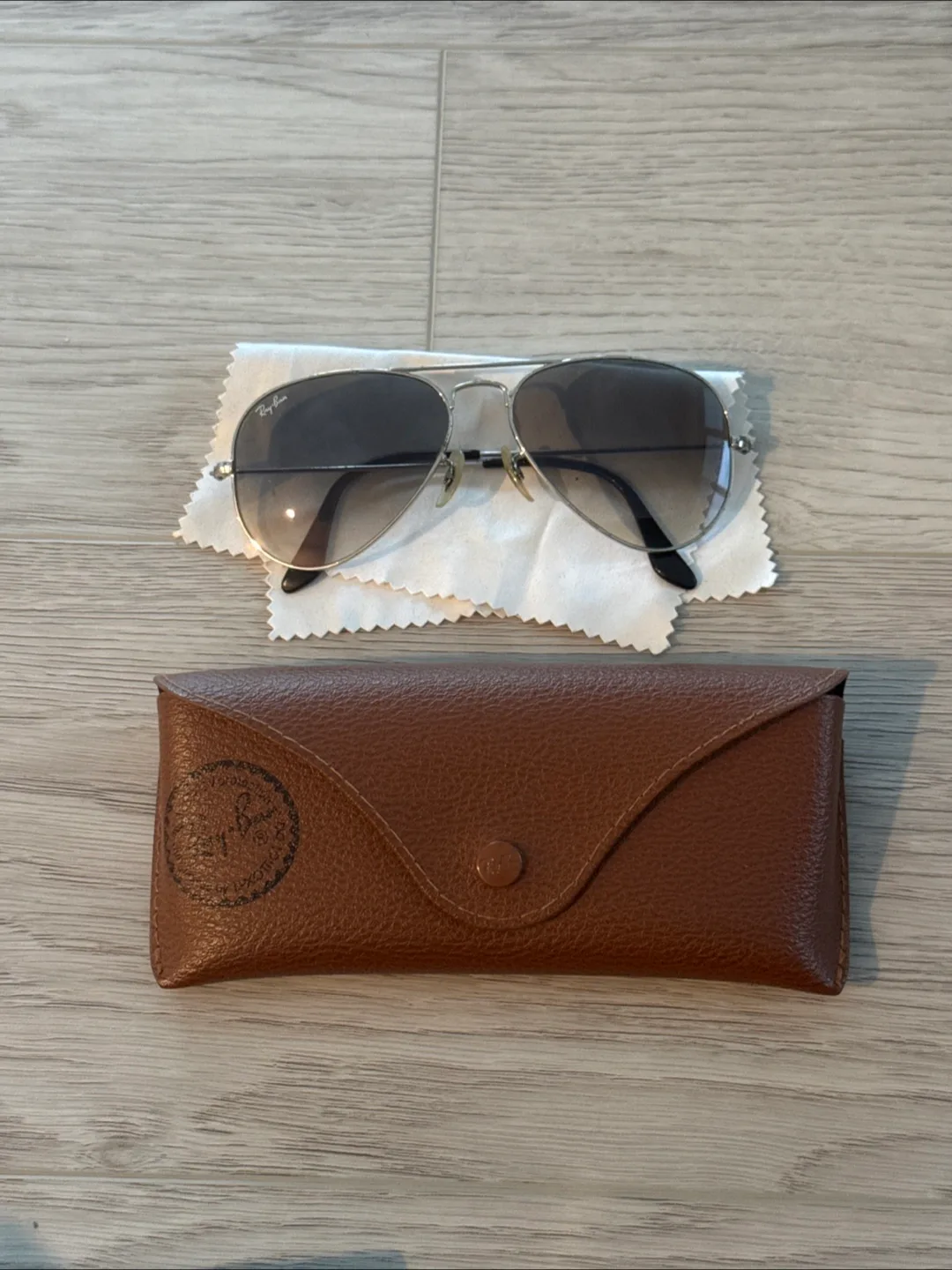 🕶️ Ray-Ban Female Aviator Sunglasses with Case thumbnail