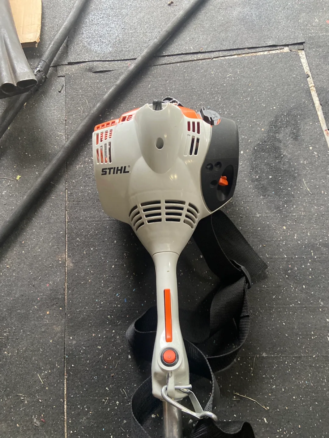 Stihl FS 56 RC String Trimmer image indicator(4)